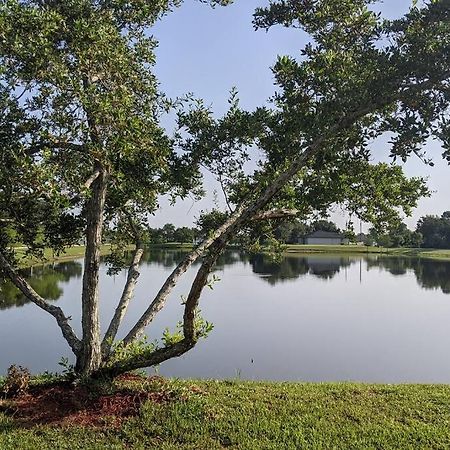 Port Saint Lucie A Little Piece Of Heaven- Peaceful Lake View Apartment- 1 Min From I95 And Turnpike Port St. Lucie Extérieur photo