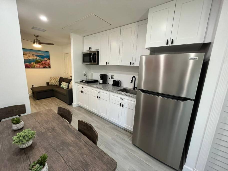 Port Saint Lucie A Little Piece Of Heaven- Peaceful Lake View Apartment- 1 Min From I95 And Turnpike Port St. Lucie Extérieur photo
