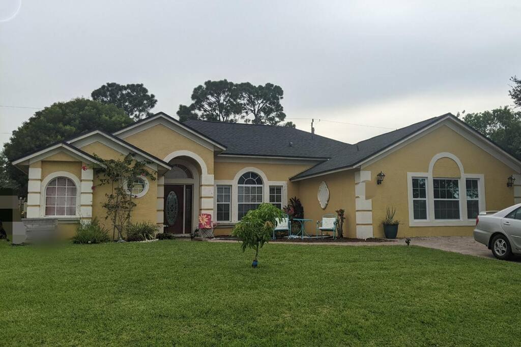 Port Saint Lucie A Little Piece Of Heaven- Peaceful Lake View Apartment- 1 Min From I95 And Turnpike Port St. Lucie Extérieur photo