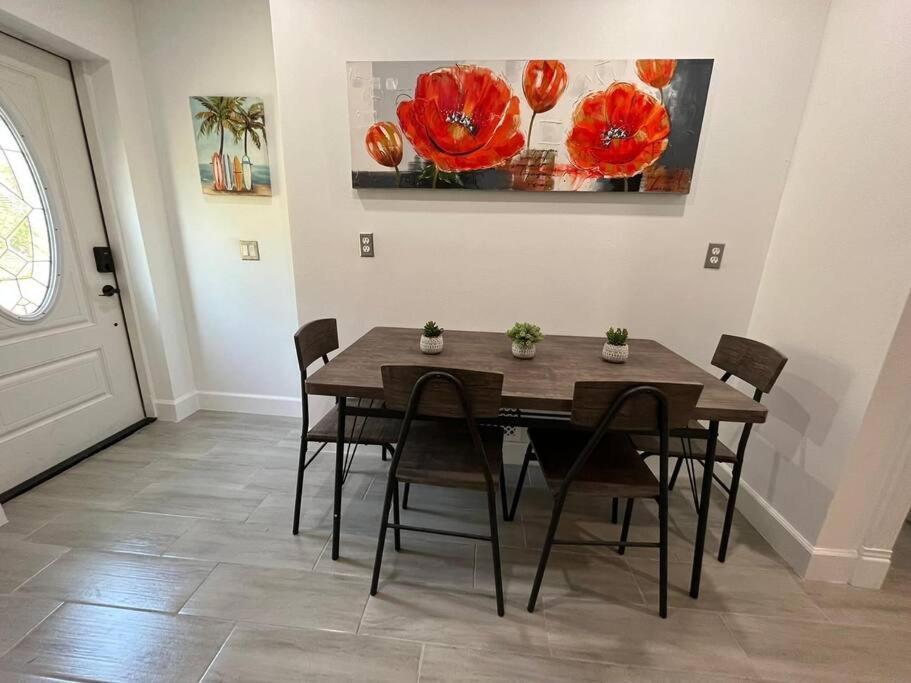 Port Saint Lucie A Little Piece Of Heaven- Peaceful Lake View Apartment- 1 Min From I95 And Turnpike Port St. Lucie Extérieur photo